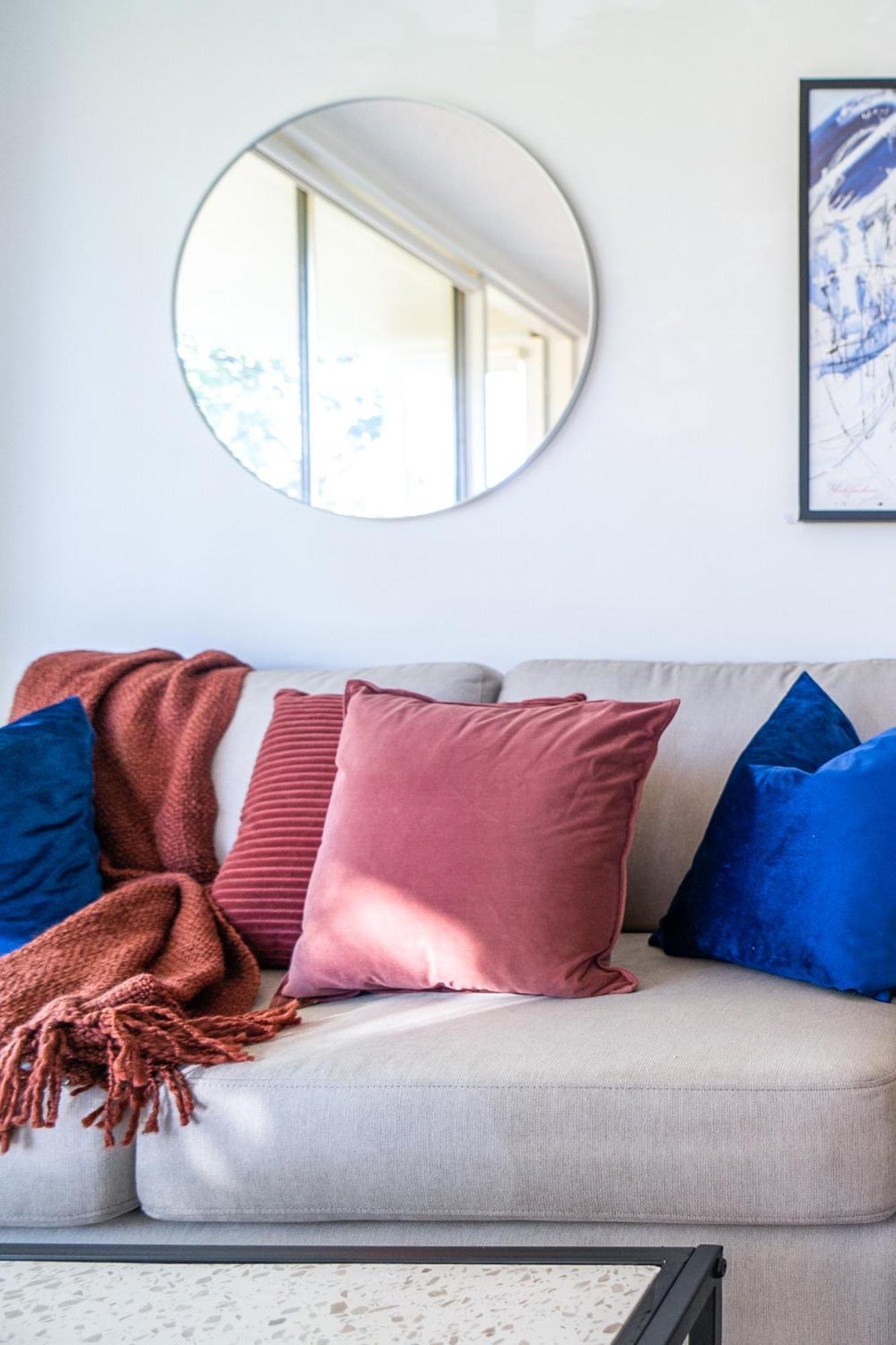 'the Crows Nest' - Stylish & Chic, North Apartment *