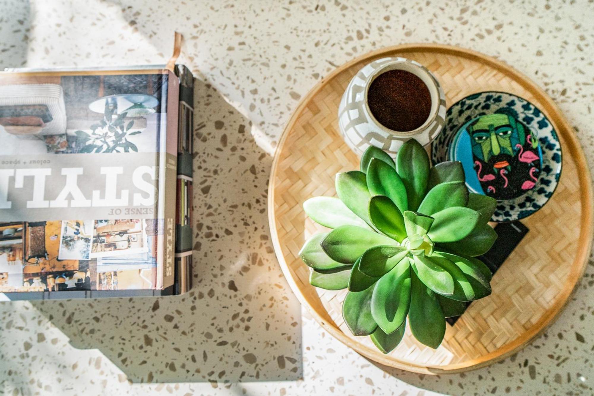 'the Crows Nest' - Stylish & Chic, North Apartment Sydney